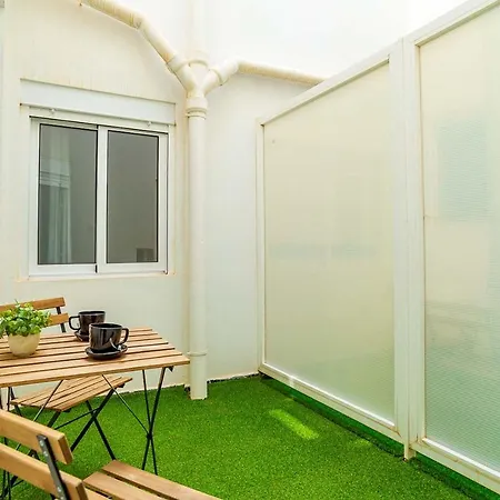 Apartment Modern Brand New Centre 2 *